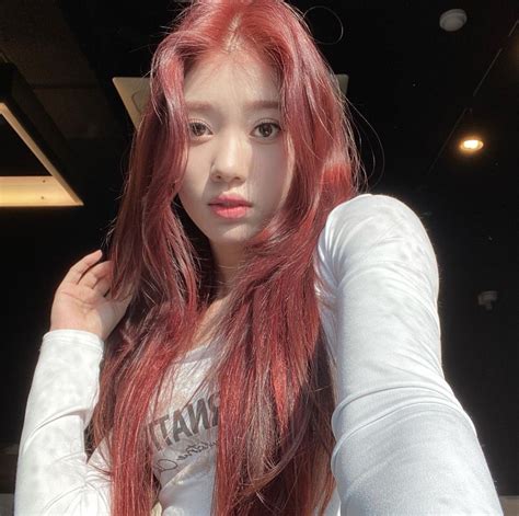 xiaoting kep1er icon pfp | Red hair kpop girl, Hair icon, Red hair kpop