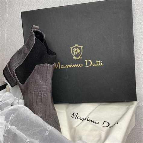 Massimo Dutti Women's Grey and Black Boots | Depop