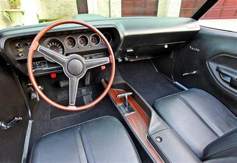 1973 Cuda Interior - bmp-syrop