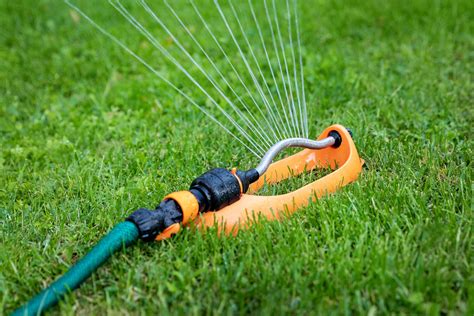 Best Lawn Sprinkler Review 2021 & Buyers Guide - Workshopedia