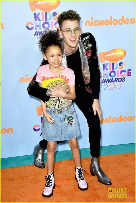 Machine Gun Kelly Brings Daughter Casie to the KCAs!: Photo 3872741 | 2017 Kids' Choice Awards ...