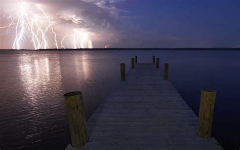 lightning storm over the ocean | Pictures of lightning, Lightning photos, Nature photography