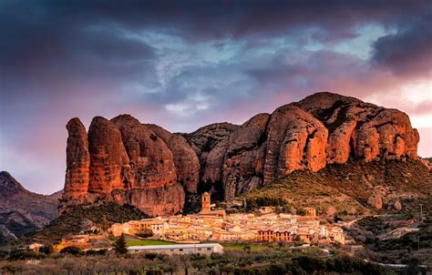 Обои горы, город, Испания, Spain, Agüero village, Huesca province ...