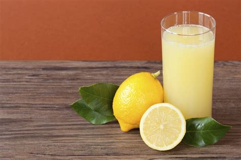 Can Lemon Juice Dissolve a Kidney Stone? | LIVESTRONG.COM