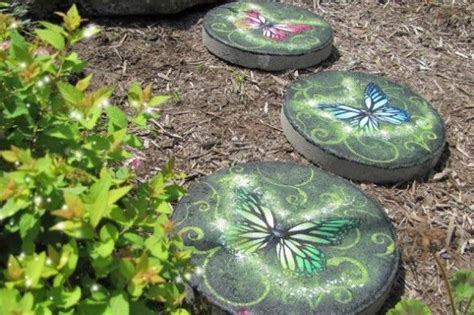 16 best images about painted stepping stones on Pinterest