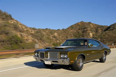 1972 Oldsmobile Cutlass S: The Small-Block Alternative to Big-Buck Big ...