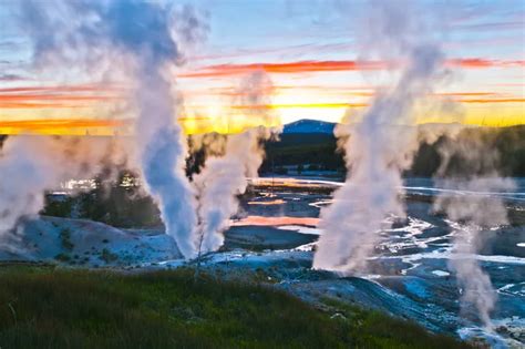 22 Amazing Geysers in Yellowstone National Park