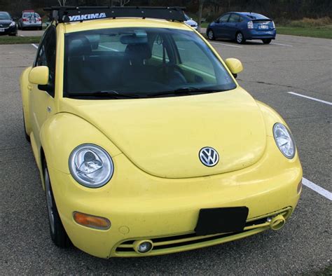 Top 5 Ugliest Car Colors Ever Produced - The News Wheel