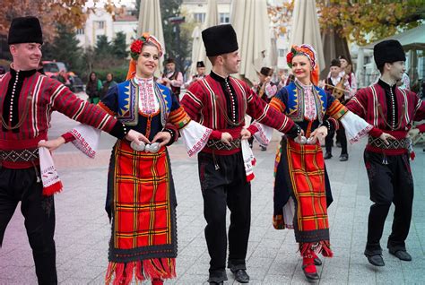 Old Is New: The Return of the Bulgarian Folk Costume - 3 Seas Europe