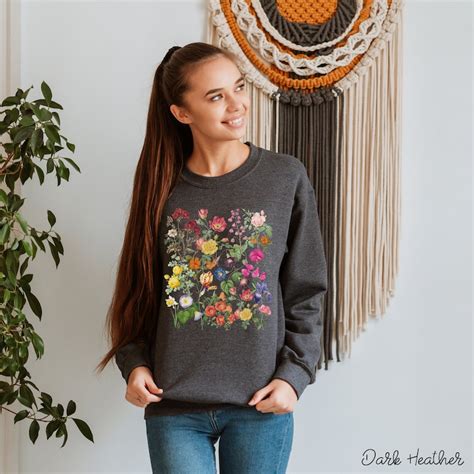 Cottagecore Vintage Flowers Sweatshirt, Floral Botanical Pullover, Boho Wildflowers Crewneck ...