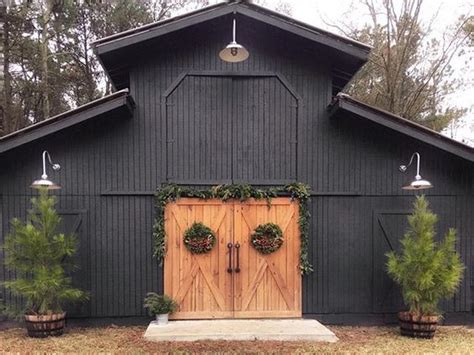 Choosing the Best Barn Lights for Your Modern Farmhouse | anderson + grant