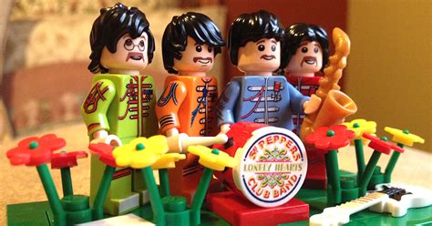 The Beatles ‘Sgt. Pepper’ in LEGO - Musical Brick