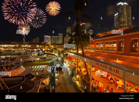 RESTAURANTS BAYSIDE MARKETPLACE MARINA DOWNTOWN SKYLINE MIAMI FLORIDA ...