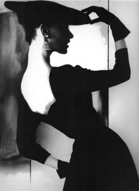 1950's Harper's Bazaar - photo by Lillian Bassman | Photographie de mode, Photographie de mode ...