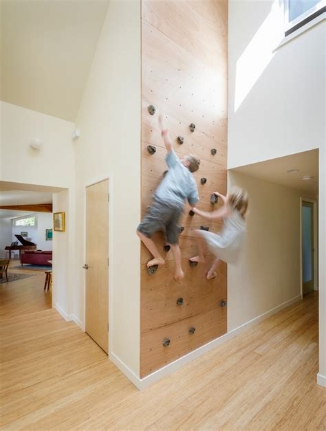 Indoor rock climbing – how to construct a rock climbing wall at home?