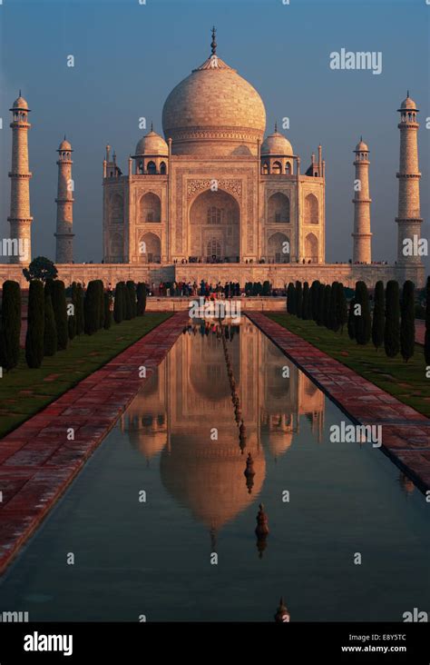 Taj Mahal Sunrise Fountain Reflection Stock Photo - Alamy