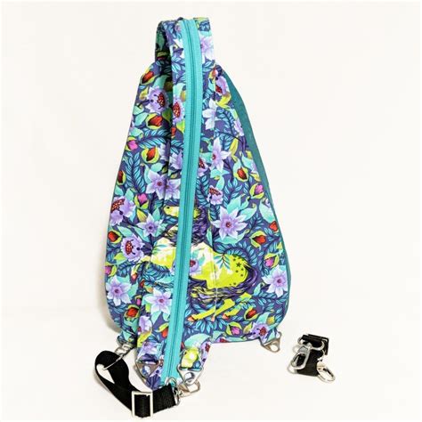 Pattern Hack - Park Sling Backpack Zippered Strap - Sew Sweetness ...