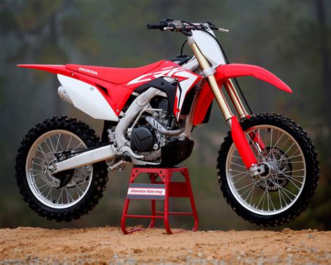 2017 Honda CRF450R - Dirt Bike Test