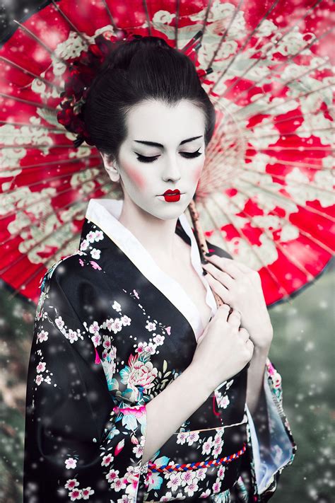 Photographer: Karolina Ryvolova Model: Geen Pagliaci @ Coregirls | Geisha makeup, Fashion makeup ...