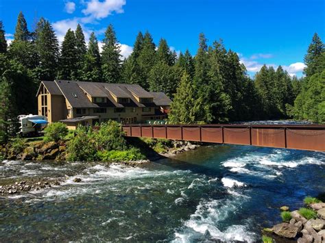 The 10 Most Relaxing Hot Springs in Oregon