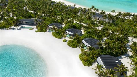 Ritz-Carlton Maldives, Fari Islands – Hotel Review | Condé Nast Traveler