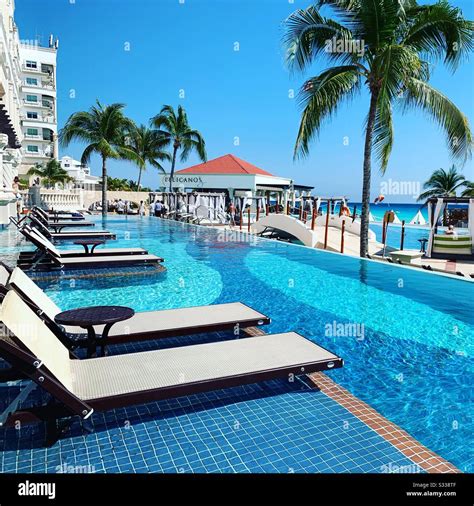 Swim-up suites, Hyatt Zilara, Cancun, Quintana Roo, Mexico Stock Photo ...