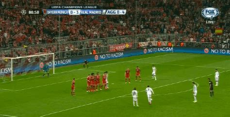 Champions League Logo Gif : Champions League Intro HD on Make a GIF / It is one of the most ...