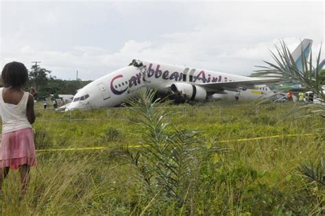 Bizarre Caribbean Airlines Crash [PHOTOS] | IBTimes