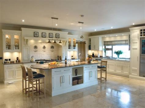 18 Luxury Traditional Kitchen Designs That Will Leave You Breathless