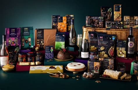 Aldi Christmas Hampers 2022 – The Ultimate Decadence Hamper – £174.99 | Under The Christmas Tree