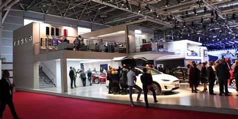 Tesla Model 3 debuts at Paris Motor Show, attracts a crowd | Electrek