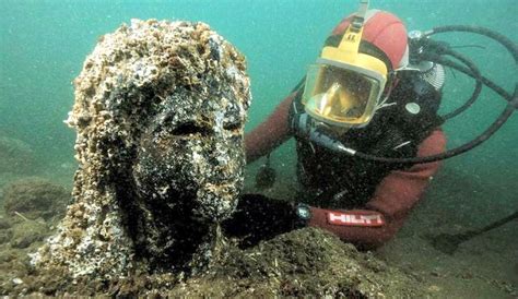 What Scientists Just Found Deep In The Ocean Is Seriously Unbelievable ...