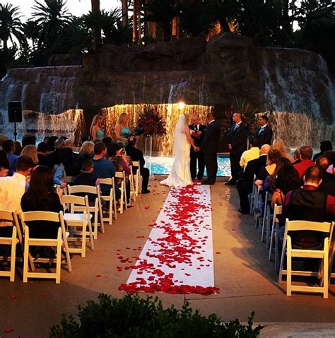 Ultimate Vegas Wedding Venue Guide: Mirage - Little Vegas Wedding