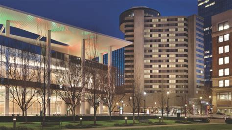 Hotels Near 4th Street Live Louisville, KY | Hyatt Regency Louisville