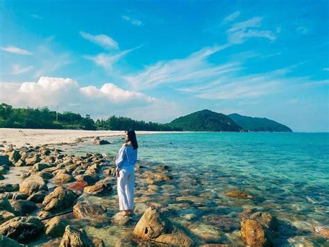 Top 5 most beautiful beaches in Quang Ninh