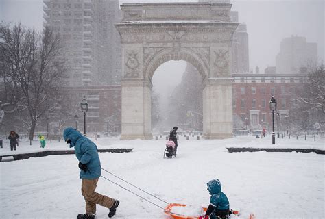 Spring weather turns to snow in New York: What a difference a day makes | IBTimes UK