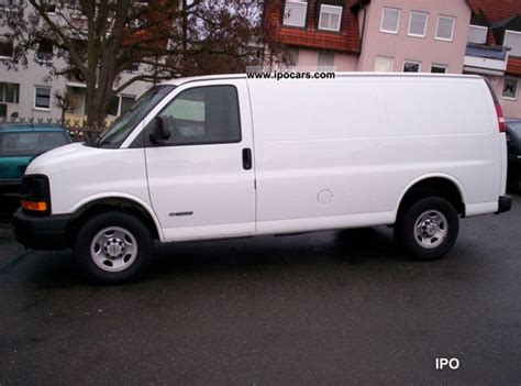 2004 Chevrolet Express 6.0 V8 (322 hp) 3500 Cargo Van - Car Photo and Specs