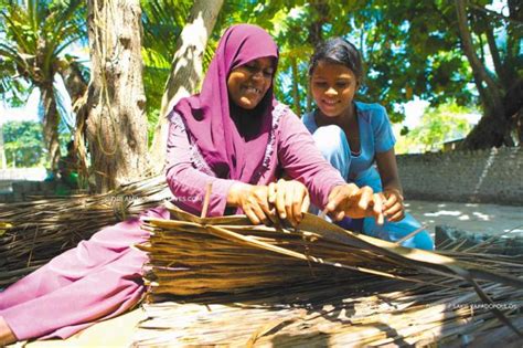 The Maldives Traditional Dress : The Dhivehi Libaas