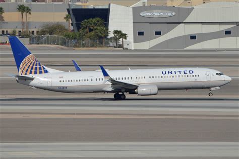 United Boeing 737-900 at Newark and Portland on Feb 25th 2018, burst ...