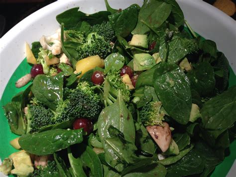 Baby Spinach Salad - Mom's Vegan Recipes