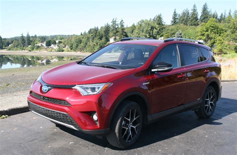 Quick Take: 2018 Toyota RAV4 SE AWD Hybrid | Automobile Magazine