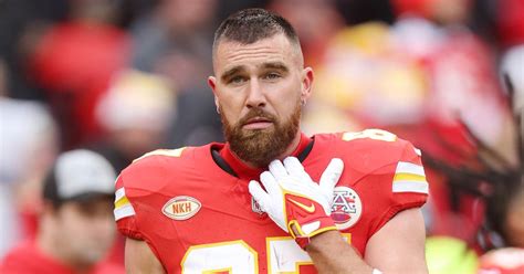 Travis Kelce Talks Slamming Helmet On The Ground During Christmas Loss