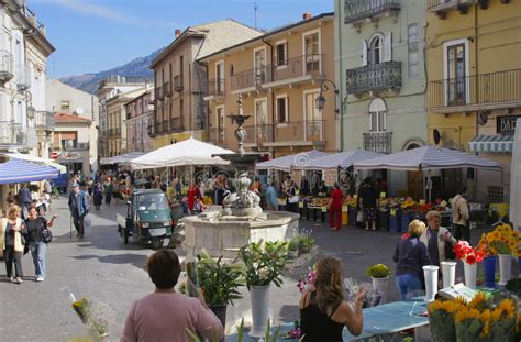 Market Day, Pratola Peligna, Abruzzo, Italy Editorial Stock Image - Image of abruzzo, market ...