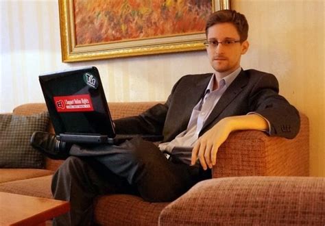 Edward Snowden to Apply for Russian Citizenship - World news - Tasnim News Agency