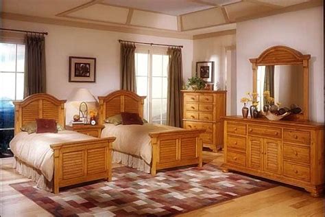 Timeless Traditional Design of Solid Cherry Bedroom Furniture