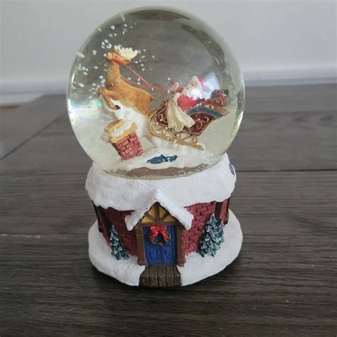 Vintage Snow Globe - Etsy