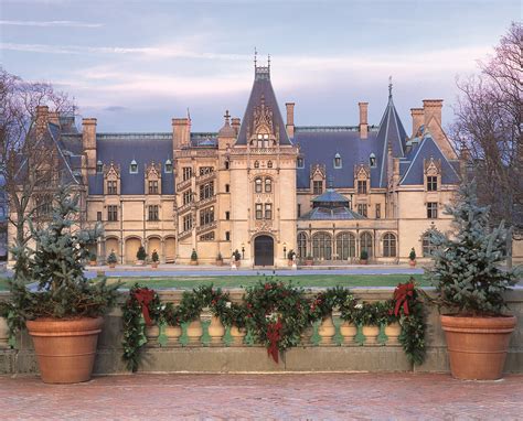 Christmas At Biltmore in Asheville, NC: What a First-Time Visitor Should Expect | Hines-Sight Blog