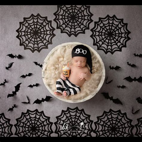 15 Cute Halloween Photoshoot Ideas for Babies - Mimosas & Motherhood