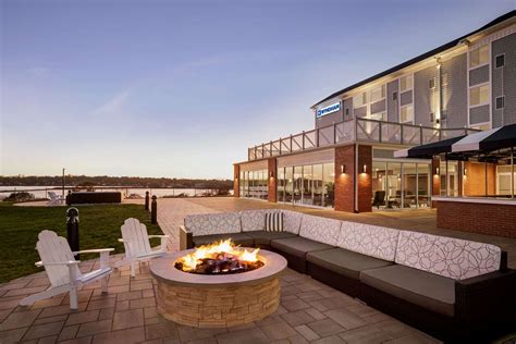 Wyndham Newport Hotel Middletown, RI - See Discounts