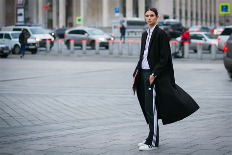 The Best Street Style From Russia Fashion Week: Spring 2017 | Vogue